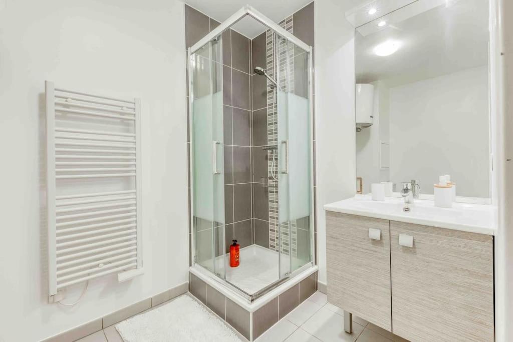 Appartement Moderne, Metro 7, Parking Et Jardin Villejuif Extérieur photo